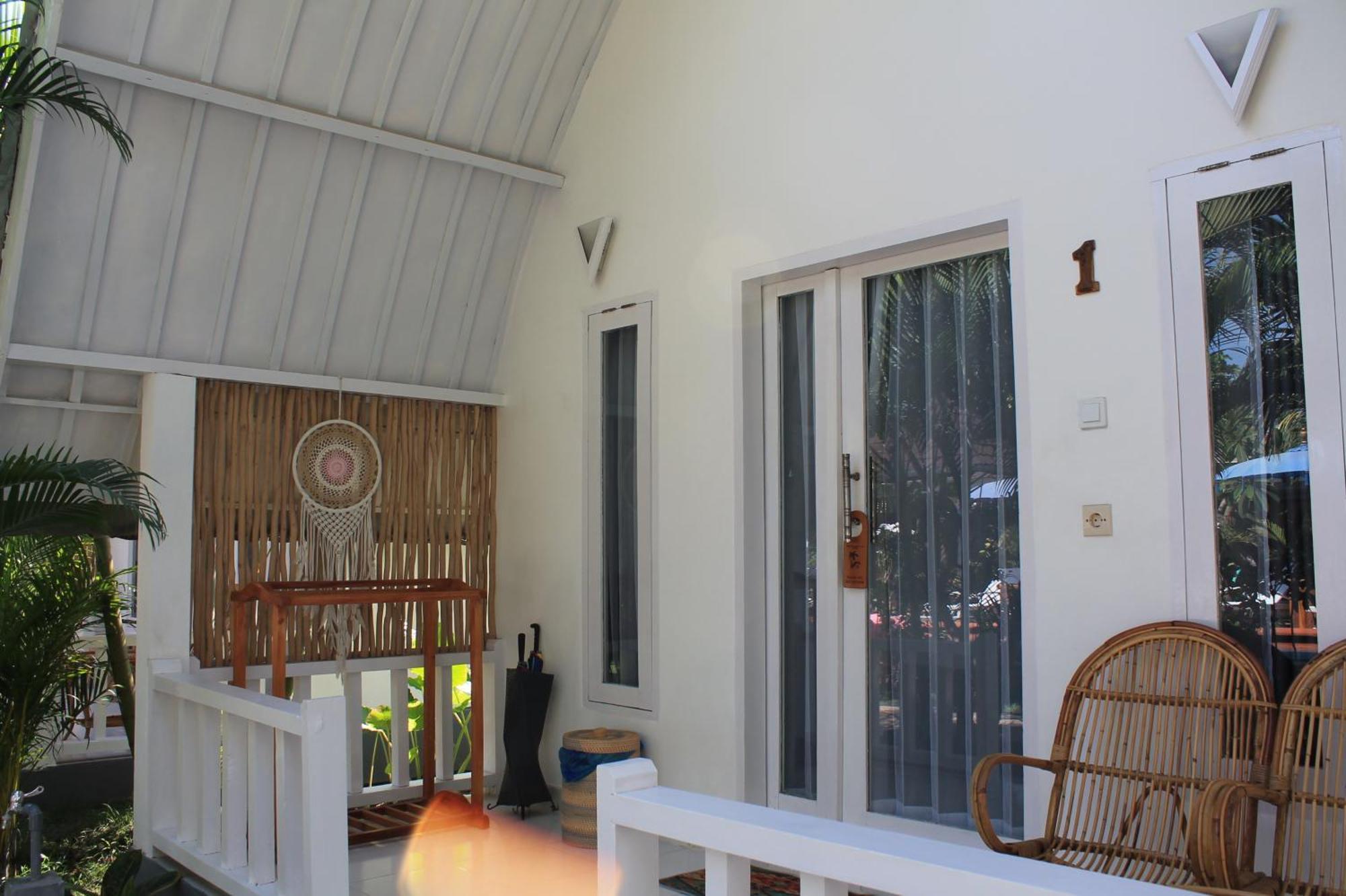 New Balengku Dua Hotel - Adults Only กิลิไอร์ ภายนอก รูปภาพ