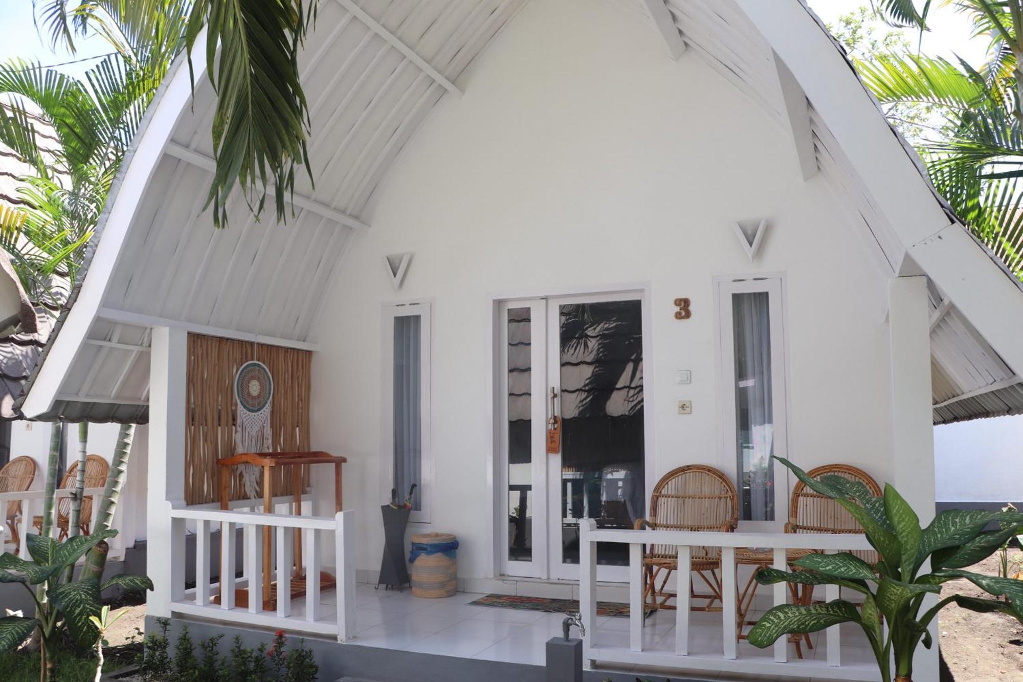 New Balengku Dua Hotel - Adults Only กิลิไอร์ ภายนอก รูปภาพ