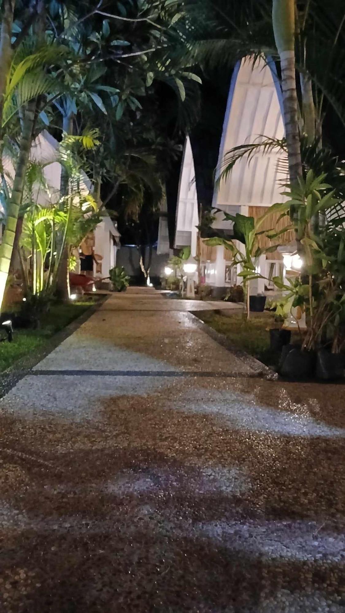 New Balengku Dua Hotel - Adults Only กิลิไอร์ ภายนอก รูปภาพ